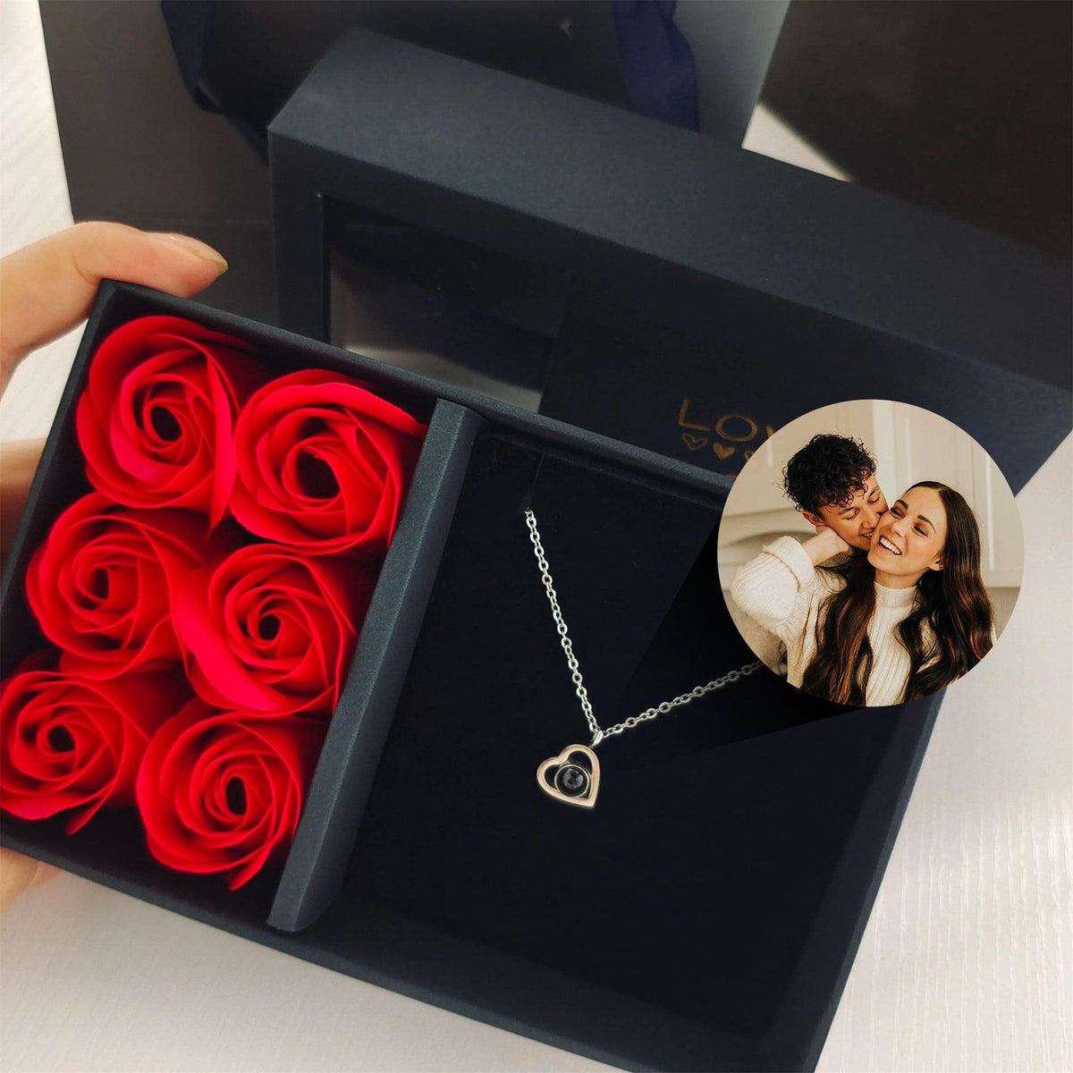 Colar Momentos Eternos - Foto Personalizável + Caixa Com Rosas