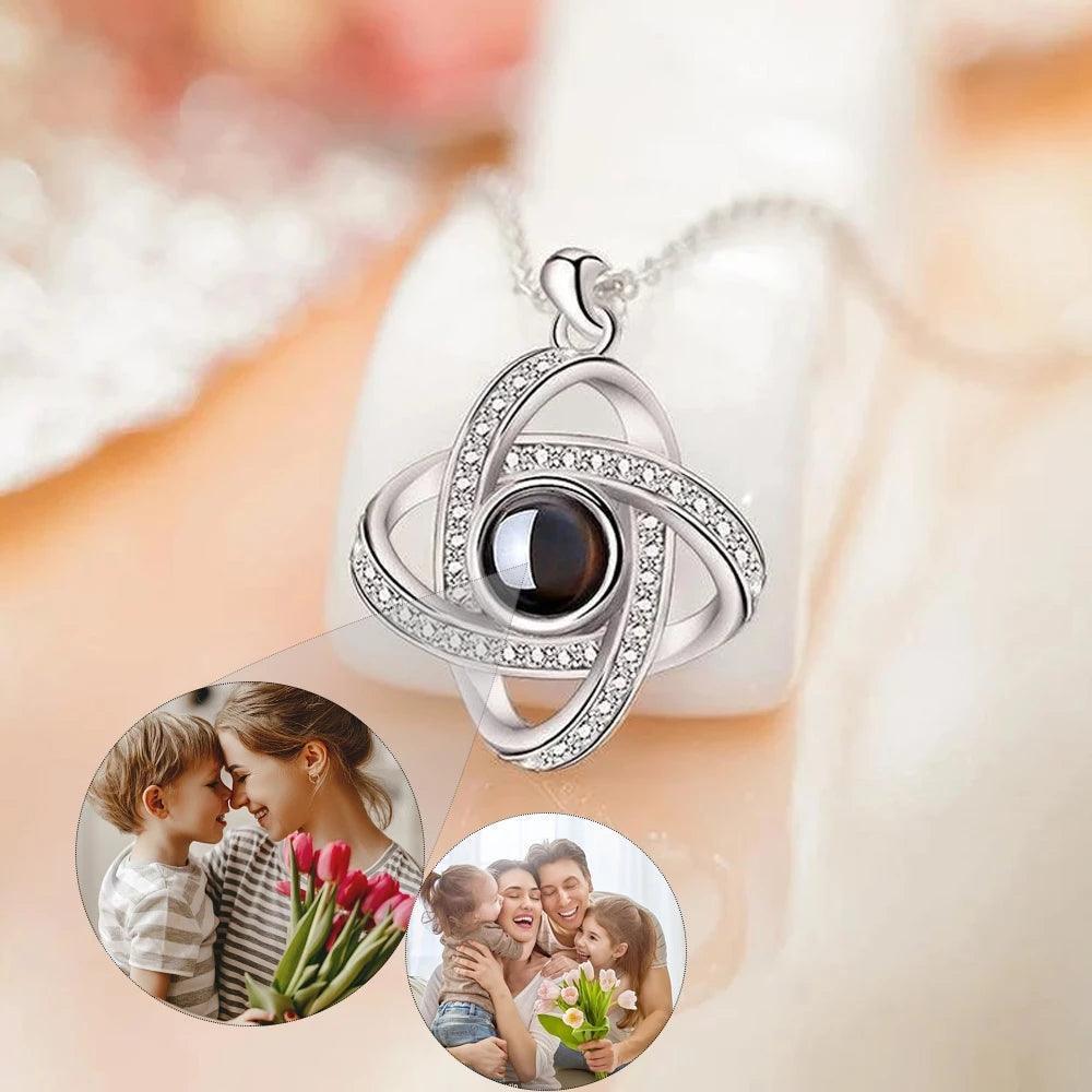 Colar Entrelaçados - Foto Personalizável + Caixa Rosa Encantada