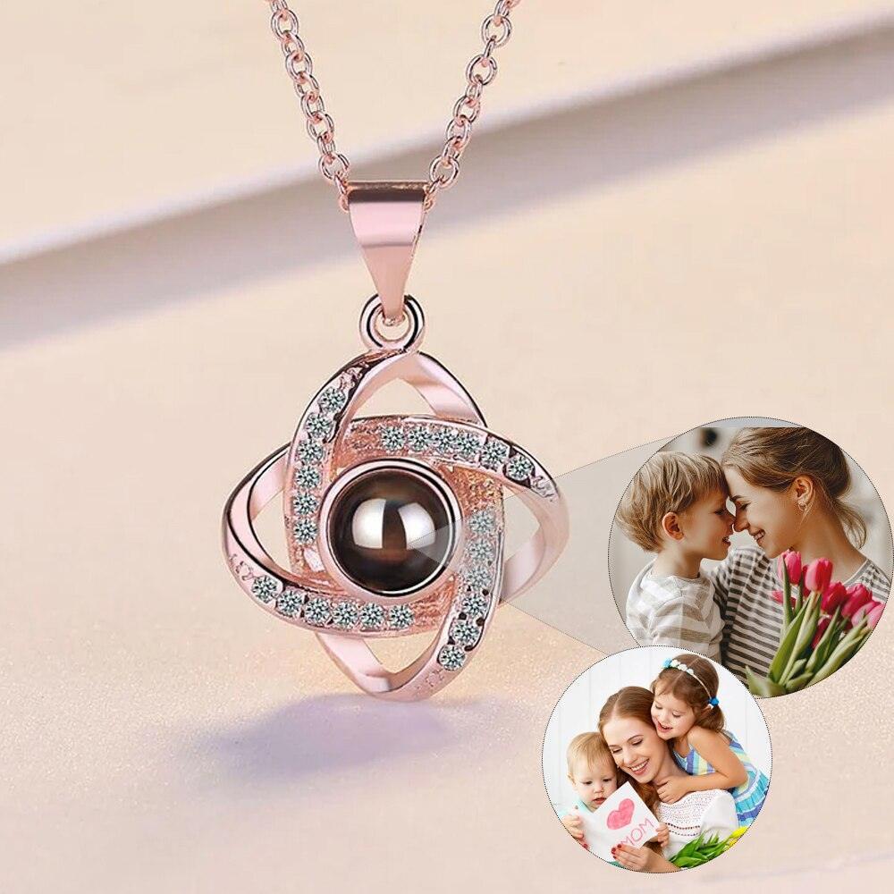 Colar Entrelaçados - Foto Personalizável + Caixa Rosa Encantada