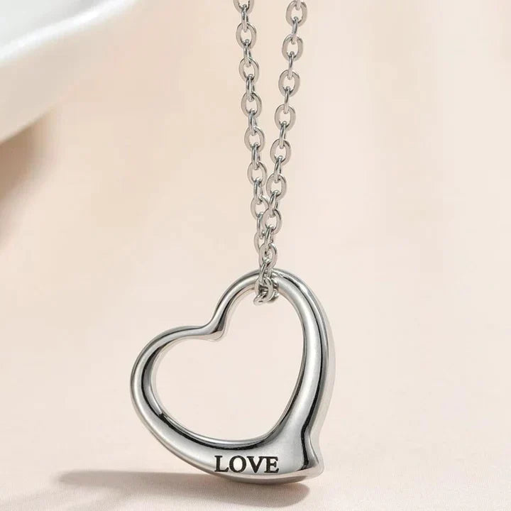 Colar Love + Caixa Com 6 Rosas